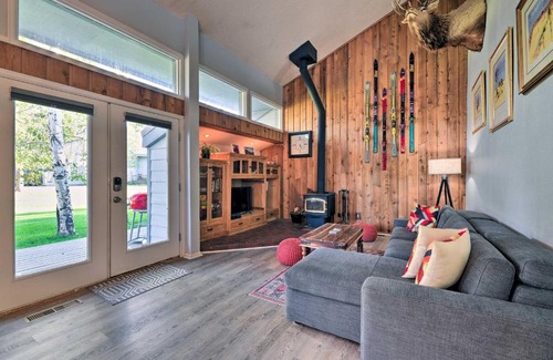 Pagosa Springs Apartment | Sunny Pagosa Springs Escape with Deck and Views!
