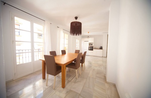 Centro Apartment | Sunny penthouse with terrace in historic center. Cathedral, Picasso, Park and beach