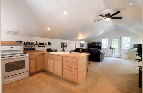 Roslyn Ridge Cabin | Sunny Pines · Escape to the Sunny Pines Cabin