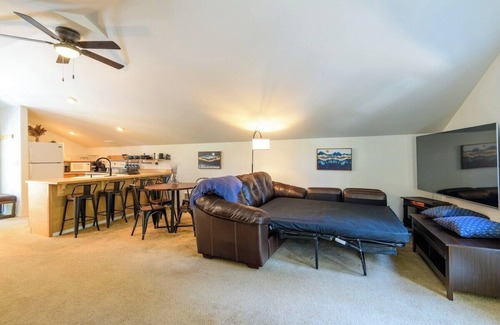 Roslyn Ridge Cabin | Sunny Pines · Escape to the Sunny Pines Cabin
