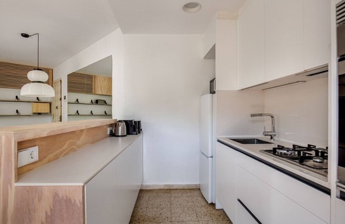 El Poble-sec Apartment | Sunny Poble Sec 3BR w/Balcony & Mountain Views, by Blueground
