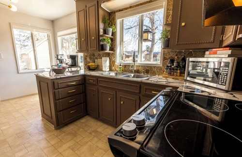 Eiber House | Sunny, quiet house - easy access to downtown, Red Rocks, and mountains.