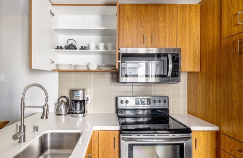 South Redondo Apartment | Sunny Redondo Beach 1BR w/Pool, Gym, steps to Beach, by Blueground