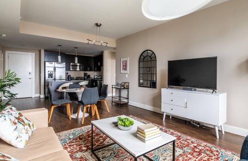 Reston Apartment | Sunny Reston 2BR w/Laundry, walk to Restaurants & Mall, by Blueground
