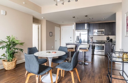 Reston Apartment | Sunny Reston 2BR w/Laundry, walk to Restaurants & Mall, by Blueground