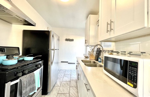 Alhambra Apartment | Sunny Retreat in the Heart of Alhambra