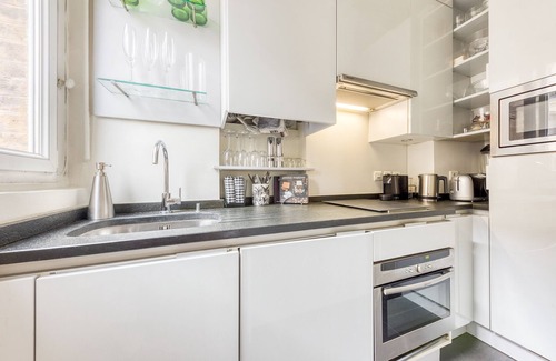 Necker Apartment | Sunny Saint Germain des Près