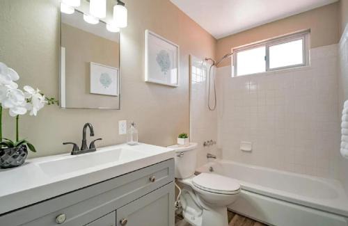 San Lorenzo House | Sunny San Lorenzo Ranch - 3BR Home with Large Yard