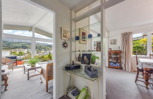 Picton House | Sunny Seaview House 5 minute walk to town