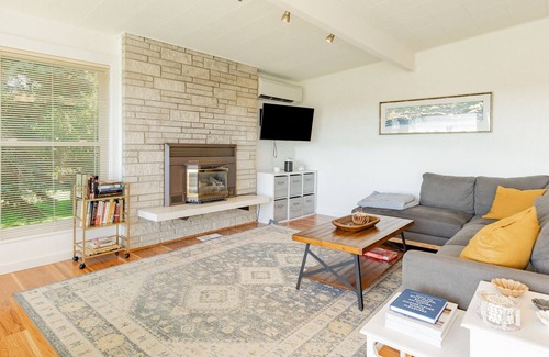 Freeland House | Sunny Side Island Retreat - Sea Views | 2 Decks