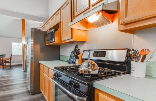 Fayetteville Cottage | Sunny Side Up - Charming 2-bedroom cottage with in Fayetteville