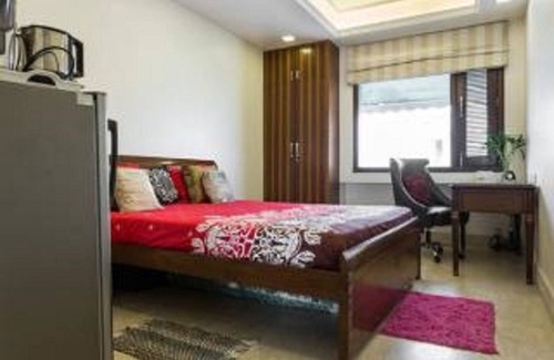 Sarojini Nagar Apartment | Sunny South Delhi Studio