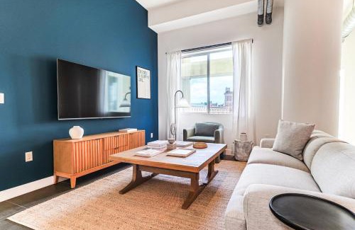 Historic Core Apartment | Sunny & Spacious 2BDR & 1BTH in Downtown LA