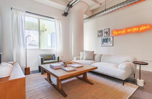 Historic Core Apartment | Sunny & Spacious 2BDR & 1BTH in Downtown LA