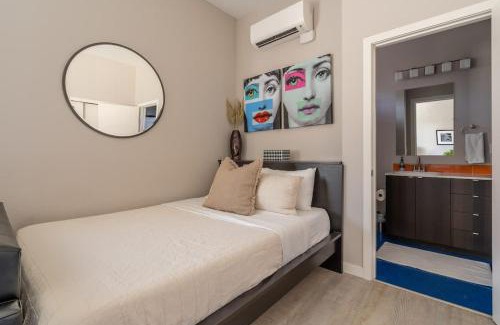 Belmont Apartment | Sunny Studio Apartment - Food Carts, Coffee & Bars