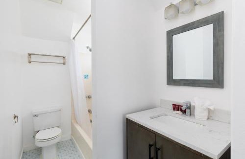 Venice Bed & Breakfast | Sunny Studio in the Heart of Venice - B
