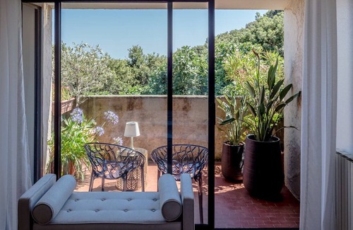 Erbalunga Apartment | Sunny top floor apartment with direct sea views