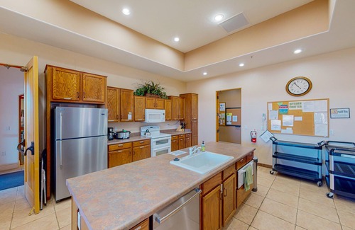 Rancho Vistoso House | Sunny townhome with a lovely patio & W/D - pool, game room, and gym access
