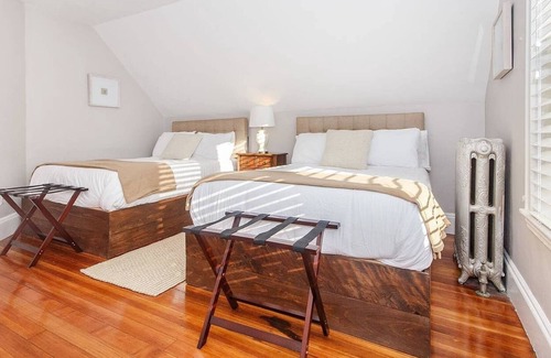 Dorchester House | Sunny Treetop Getaway | Near T