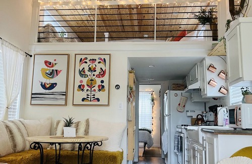 Woodland Park House | Sunny Treetop Tiny Home! Beautiful Pikes Peak View!