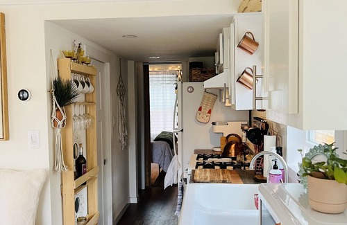 Woodland Park House | Sunny Treetop Tiny Home! Beautiful Pikes Peak View!