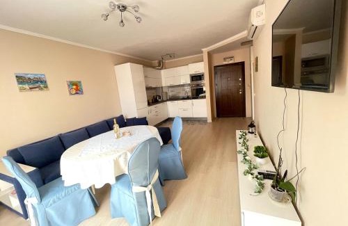 Primorski Apartment | Sunny Varvara Apartment