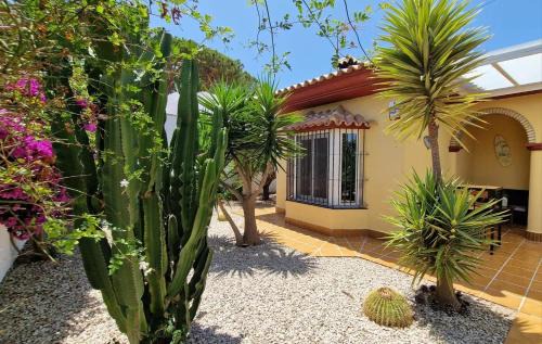 Chiclana de la Frontera Villa | Sunny villa with private pool in Chiclana de la Frontera