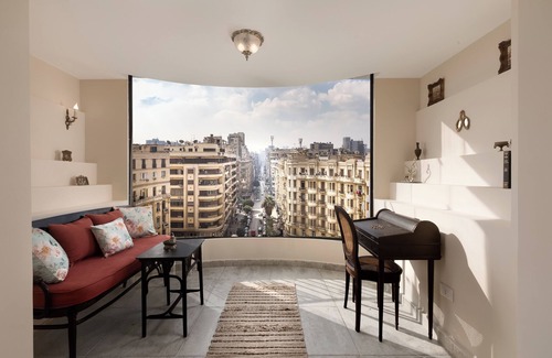 Al-Azbakiyah Apartment | ~Sunny Vintage Haven" Dual Balcony, Panoramic View Cairo's Gem
