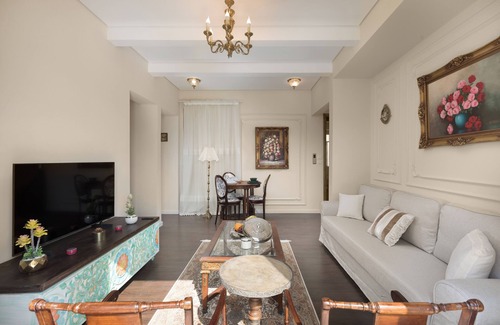 Al-Azbakiyah Apartment | ~Sunny Vintage Haven" Dual Balcony, Panoramic View Cairo's Gem