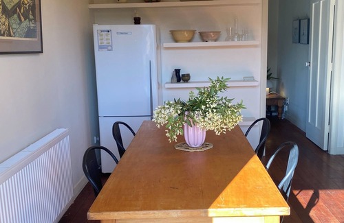 Lower Hutt House | Sunny & Warm, Fully Fenced 3 Bedroom House close to Hospital