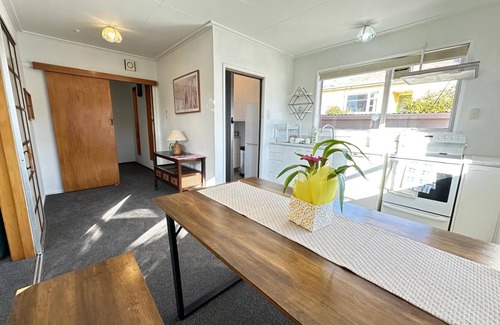 Dunedin House | Sunny & Warm Fully Furnished 3 Bedroom House