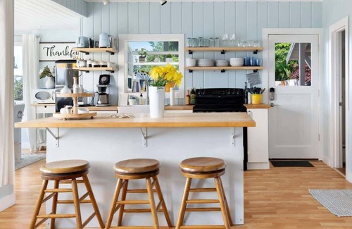 Lagoon Point House | Sunny Whidbey Beach House with view of Puget Sound