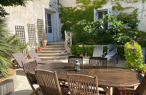 Poilhes House | Sunny Winemaker's House in Canal du Midi Village with Pool near Beaches