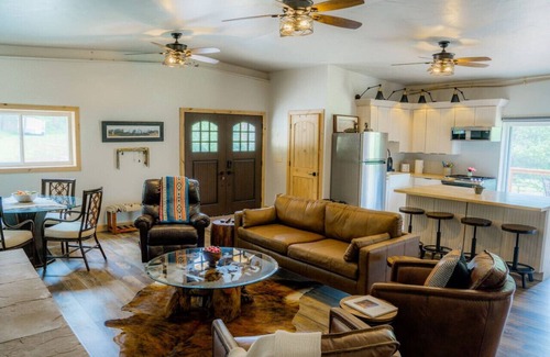 Deadwood Cabin | Sunnybrook-Secluded Cabin