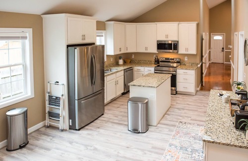 Morehead City House | Sunnyside Bungalow Family & Groups Retreat