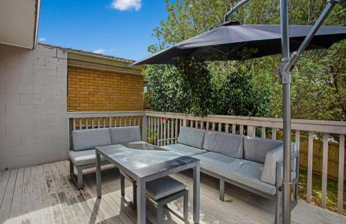 Half Moon Bay House | Sunnyside Townhouse with Rumpus, Parking and Deck