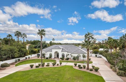 Cactus Acres House | Sunridge by AvantStay Glorious Scottsdale Estate w Pool Hot Tub Ping Pong Pool Table