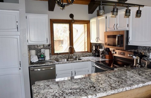 Mammoth Lakes Condo | Sunrise 1: Upgraded, Mountain Views