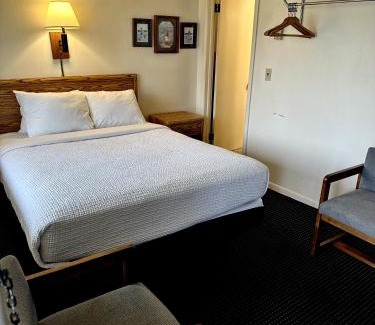 Mackinaw City Hotel | Sunrise Beach Motel