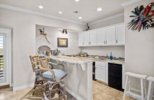 Safe Harbor House | Sunrise Beach Villa | Walk to Beach, Ocean Views!