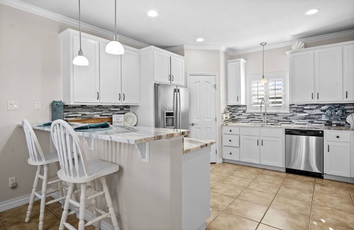 Safe Harbor House | Sunrise Beach Villa | Walk to Beach, Ocean Views!