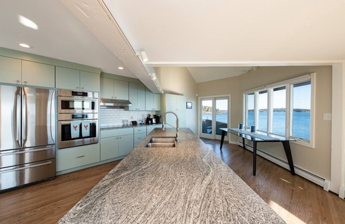 Harpswell House | Sunrise Catcher with a Panoramic View!