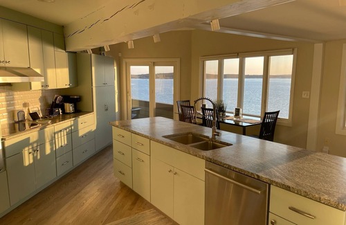 Harpswell House | Sunrise Catcher with a Panoramic View!