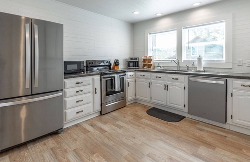 Chattanooga Valley House | "Sunrise Cottage" Comfort and Convenience