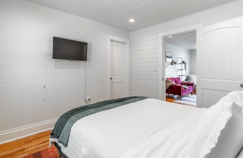 Chattanooga Valley House | "Sunrise Cottage" Comfort and Convenience