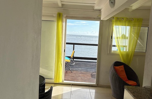 Le Moule House | Sunrise Cottage, directly on the beach