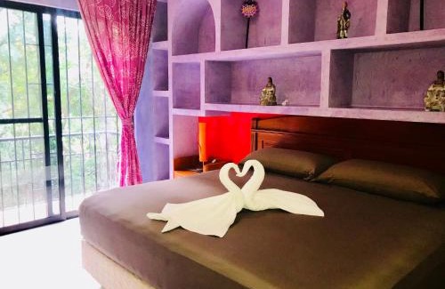 Playacar Bed & Breakfast | Sunrise Double Room in Stunning Villa Playacar Ii