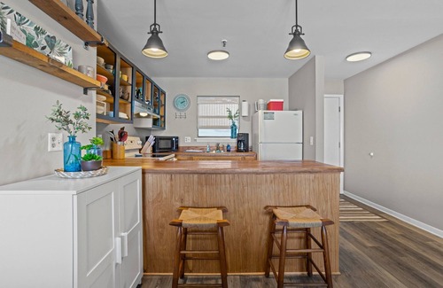 Sneads Ferry Condo | Sunrise Escape- w/linens- Oceanfront