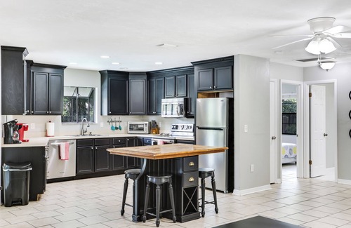 Gainesville House | Sunrise Family-Friendly Oasis with Pool. Bring the dogs.