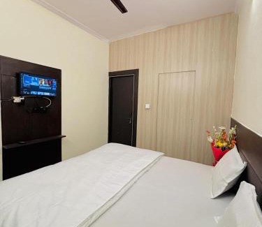 Greater Noida Resort | Sunrise Green Residency